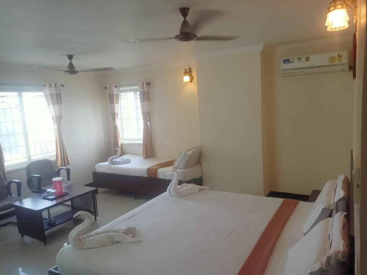 Sky Park Hotels Tirupur Kültér fotó